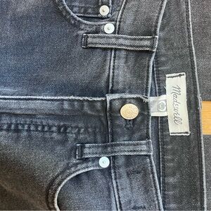 Madewell Women’s classic straight jean size 25